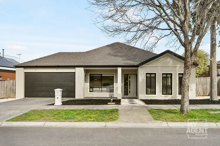 15 Royal Terrace, Craigieburn VIC 3064