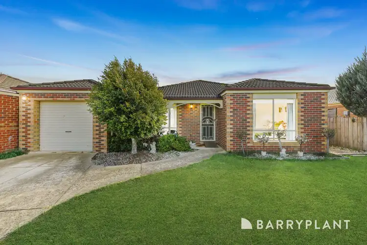 4 Saintly Grove, Berwick VIC 3806