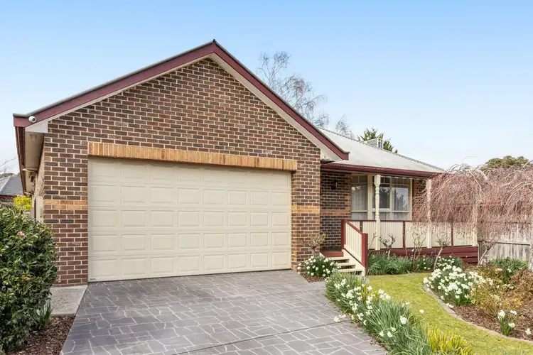 17 Bertrand Close, Berwick VIC 3806