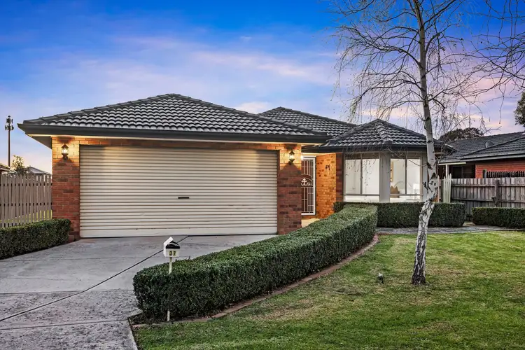 37 Bounty Way, Berwick VIC 3806