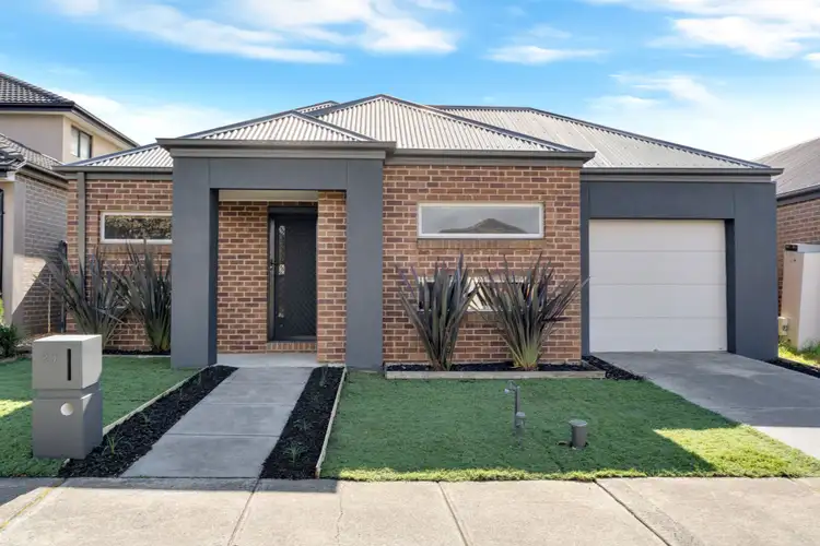 29 Mallacoota Way, Craigieburn VIC 3064