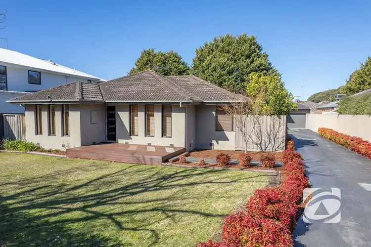 4 Manuka Road, Berwick VIC 3806