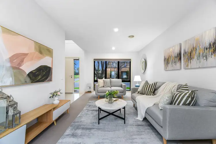 2 Dresden Drive, Waterways VIC 3195